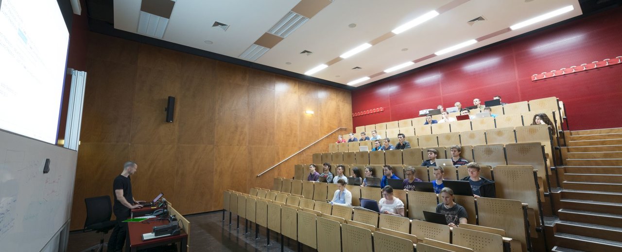 Die Industrie braucht schlaue Köpfe